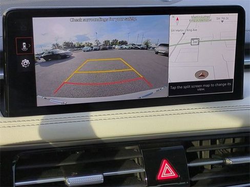 Certified 2025 Genesis G70 2.5T image 21