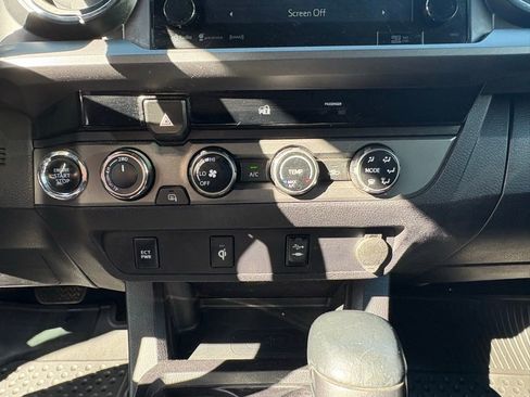 Used 2016 Toyota Tacoma TRD Sport w/ Towing Package image 20