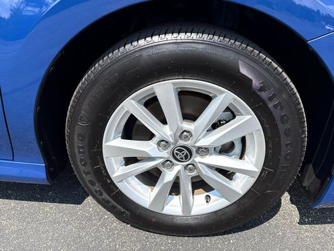 Used 2025 Toyota Camry image 12