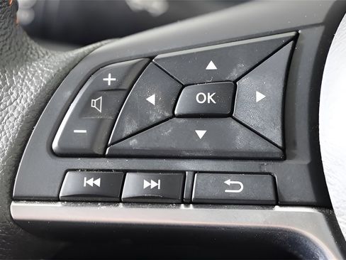 Used 2023 Nissan Versa SR w/ Trunk Package image 14