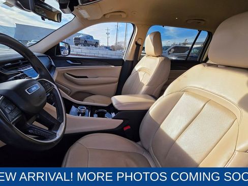 Used 2022 Jeep Grand Cherokee L Limited w/ Luxury Tech Group II image 11