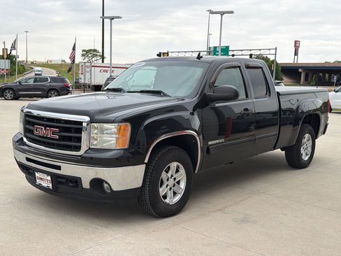 Used 2009 GMC Sierra 1500 SLE w/ Power Pack Plus AWD/4WD image 4