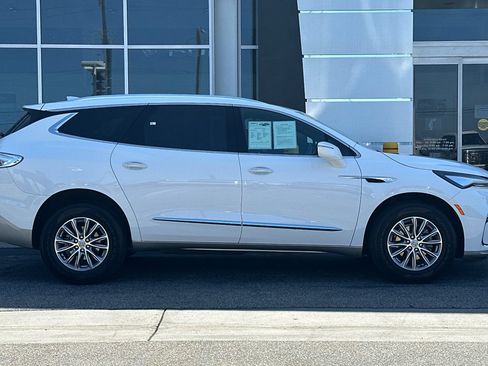 Certified 2023 Buick Enclave Essence FWD image 3