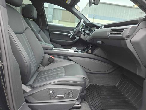 Used 2023 Audi e-tron S Premium Plus AWD/4WD image 10