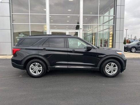 Used 2021 Ford Explorer XLT w/ Equipment Group 202A image 16