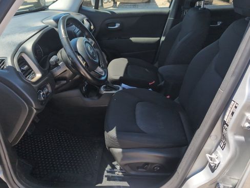 Used 2017 Jeep Renegade Latitude AWD/4WD image 10