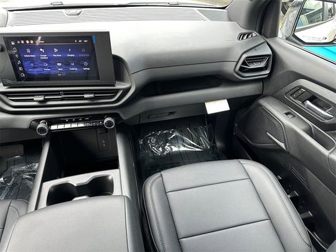 Used 2024 Chevrolet Silverado EV W/T image 18