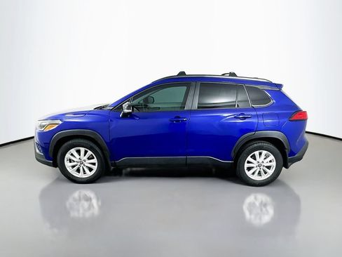 Used 2025 Toyota Corolla Cross LE FWD image 8