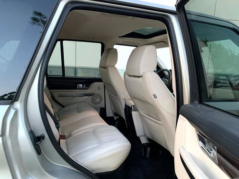 Used 2011 Land Rover Range Rover Sport HSE LUX image 22