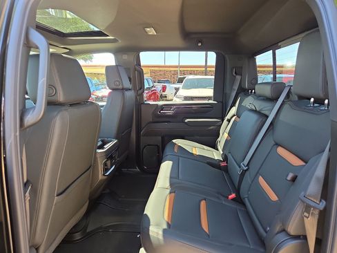 New 2026 GMC Sierra 2500 AT4 w/ AT4 Premium Plus Package AWD/4WD image 9