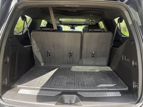 Used 2023 Chevrolet Suburban Premier AWD/4WD image 12