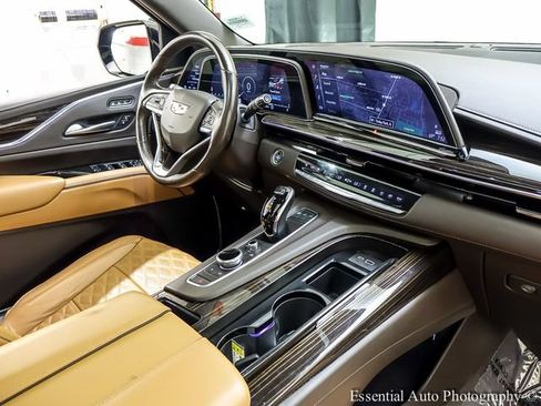 Used 2021 Cadillac Escalade ESV Premium Luxury w/ Driver Assist Tech Package AWD/4WD image 31