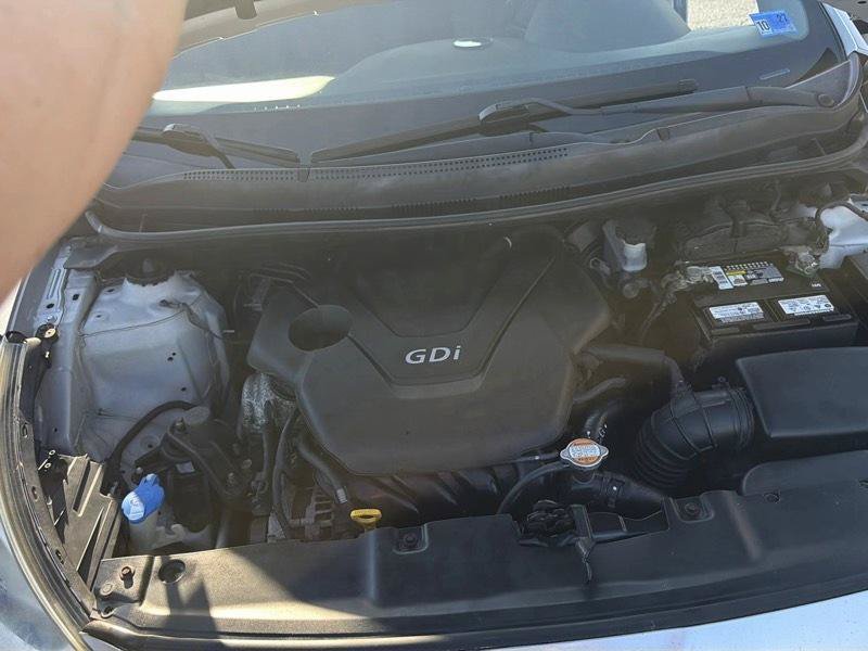 Used 2012 Hyundai Accent SE FWD image 29