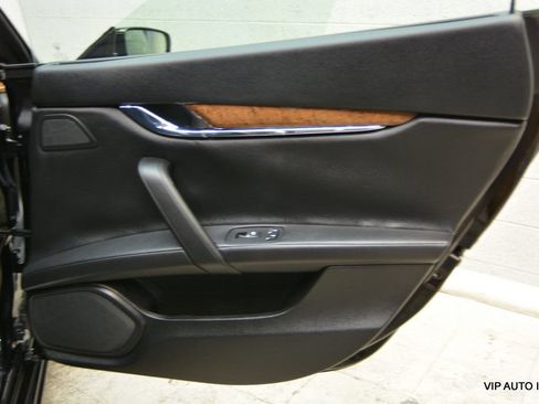 Used 2014 Maserati Quattroporte GTS RWD image 18
