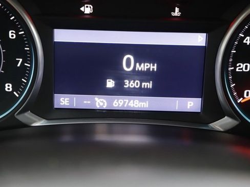 Used 2021 Chevrolet Equinox Premier image 31