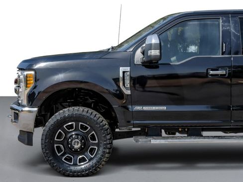 Used 2019 Ford F250 XLT w/ XLT Premium Package AWD/4WD image 10