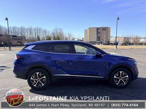 Certified 2025 Kia Sportage EX image 6