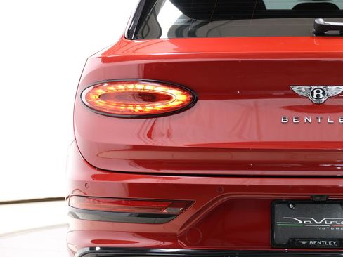 Used 2022 Bentley Bentayga AWD/4WD image 75