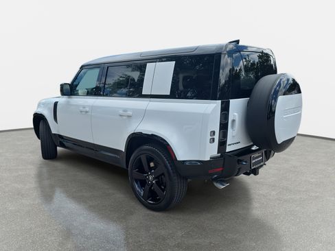 New 2025 Land Rover Defender 110 V8 image 7
