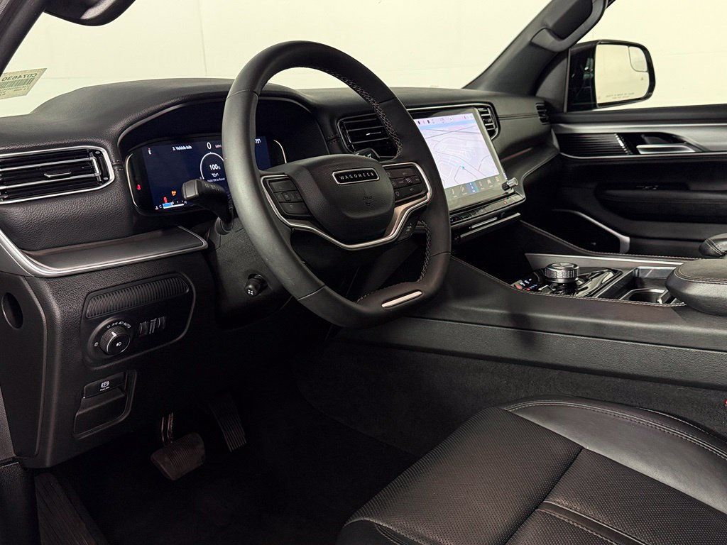 Used 2025 Jeep Wagoneer Series II AWD/4WD image 12