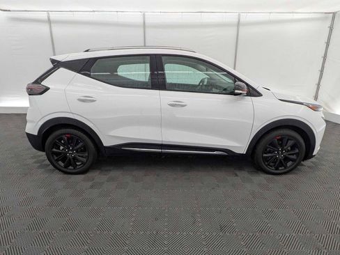 Used 2023 Chevrolet Bolt EUV Premier w/ Redline Edition FWD image 7