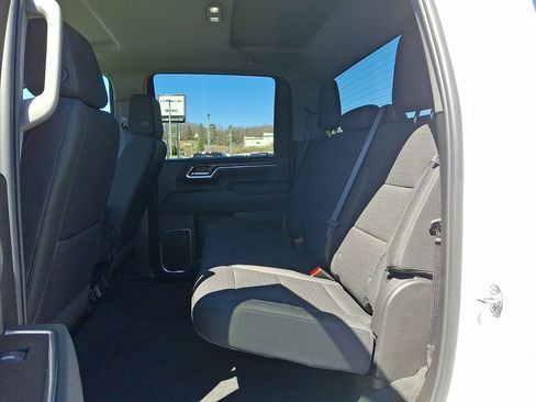 Used 2025 Chevrolet Silverado 2500 LT w/ Convenience Package image 10