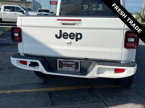 Used 2023 Jeep Gladiator Overland AWD/4WD image 11
