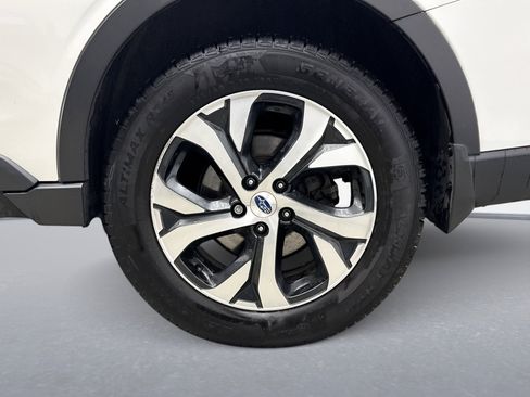 Used 2022 Subaru Outback Limited w/ Popular Package #2 image 11