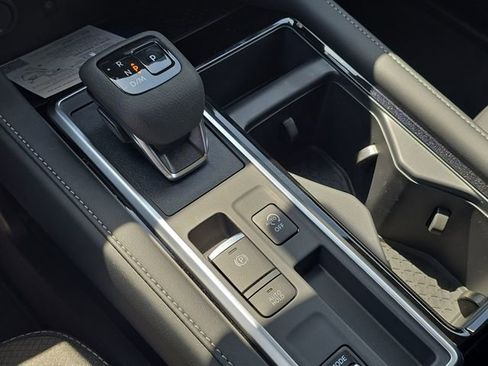 New 2026 Nissan Pathfinder SL w/ SL Premium Package image 28