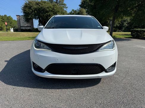 Used 2019 Chrysler Pacifica Limited w/ Advanced Safetytec Group FWD image 27