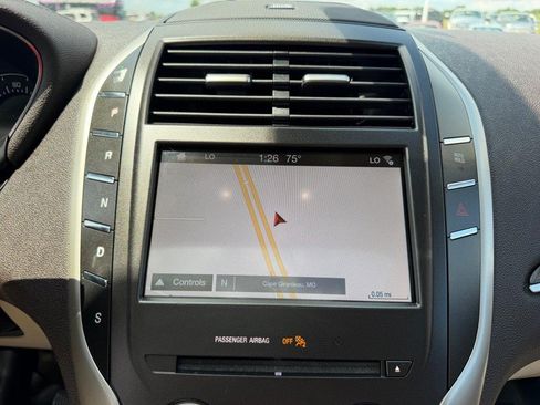 Used 2019 Lincoln MKC Reserve w/ MKC Climate Package AWD/4WD image 16