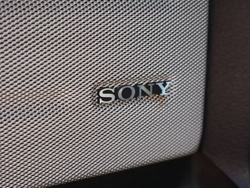 Used 2010 Ford F150 Raptor image 9