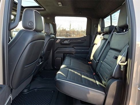 Used 2023 GMC Sierra 1500 AT4X image 10
