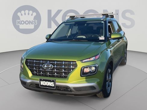 Used 2022 Hyundai Venue SEL FWD image 5