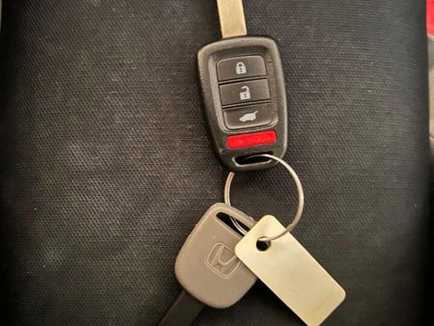 Used 2015 Honda CR-V LX image 17