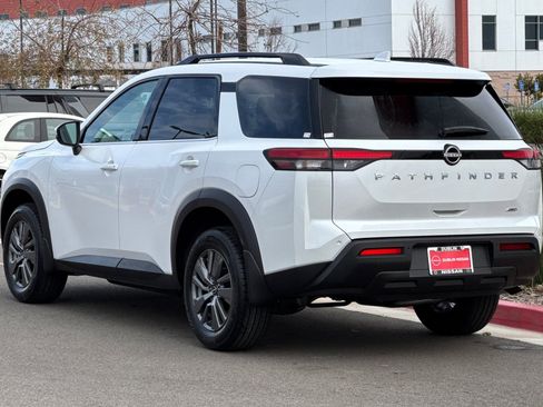New 2025 Nissan Pathfinder SV image 6