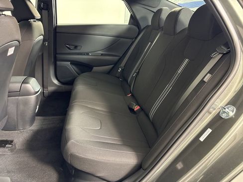 Used 2025 Hyundai Elantra SEL FWD image 18