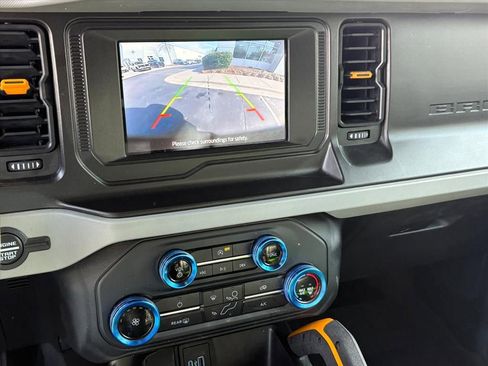 Used 2022 Ford Bronco Badlands image 9