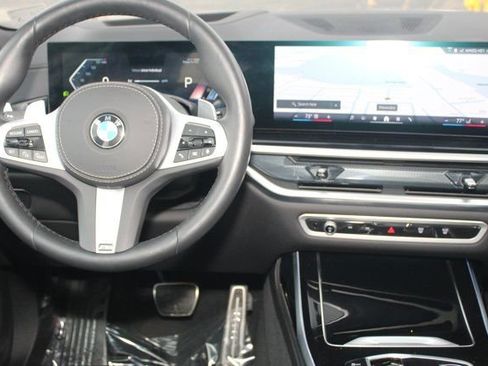 Used 2025 BMW X7 xDrive40i w/ Executive Package image 22