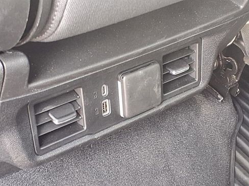 Used 2025 GMC Sierra 1500 SLE image 21