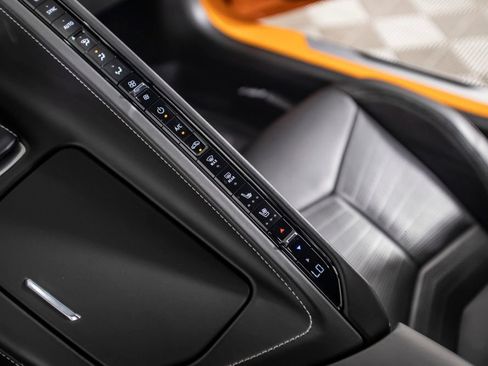 Used 2022 Chevrolet Corvette Stingray Premium Conv w/ Z51 Performance Package RWD image 32