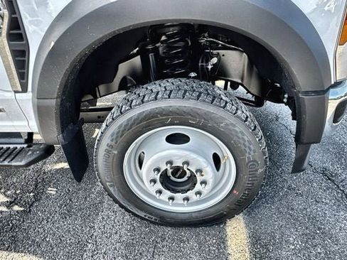 New 2025 Ford F550 4x4 Regular Cab Super Duty image 10