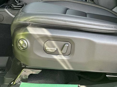 New 2025 Jeep Gladiator Sport image 14