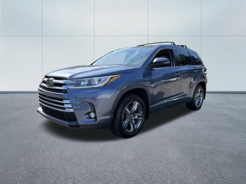 Used 2018 Toyota Highlander Limited Platinum AWD/4WD image 3