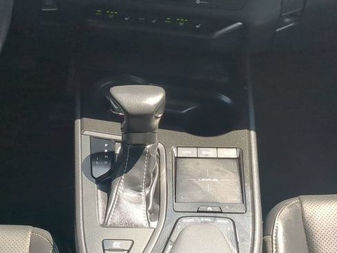 Used 2019 Lexus UX 250h w/ Premium Package AWD/4WD image 18