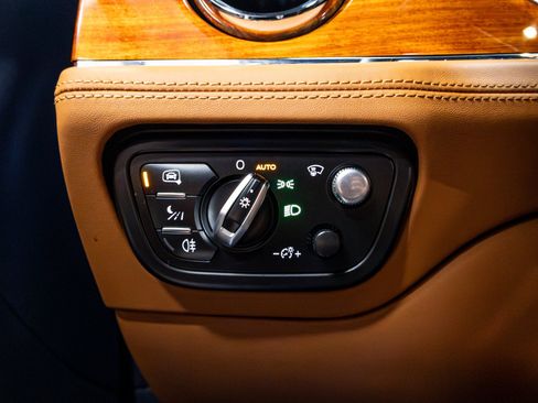 Used 2021 Bentley Bentayga w/ First Edition Specification AWD/4WD image 72