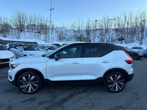 Used 2021 Volvo XC40 P8 Recharge w/ Climate Package image 4