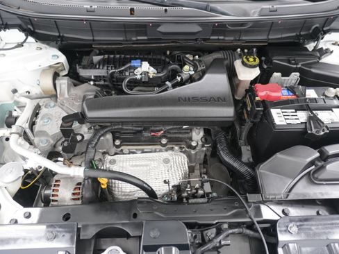 Used 2016 Nissan Rogue SV FWD image 25