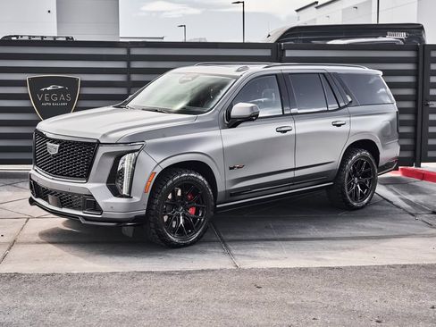 Used 2026 Cadillac Escalade V AWD/4WD image 5