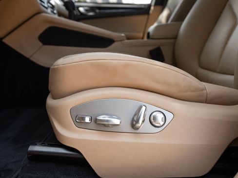 Certified 2026 Porsche Macan AWD/4WD image 22